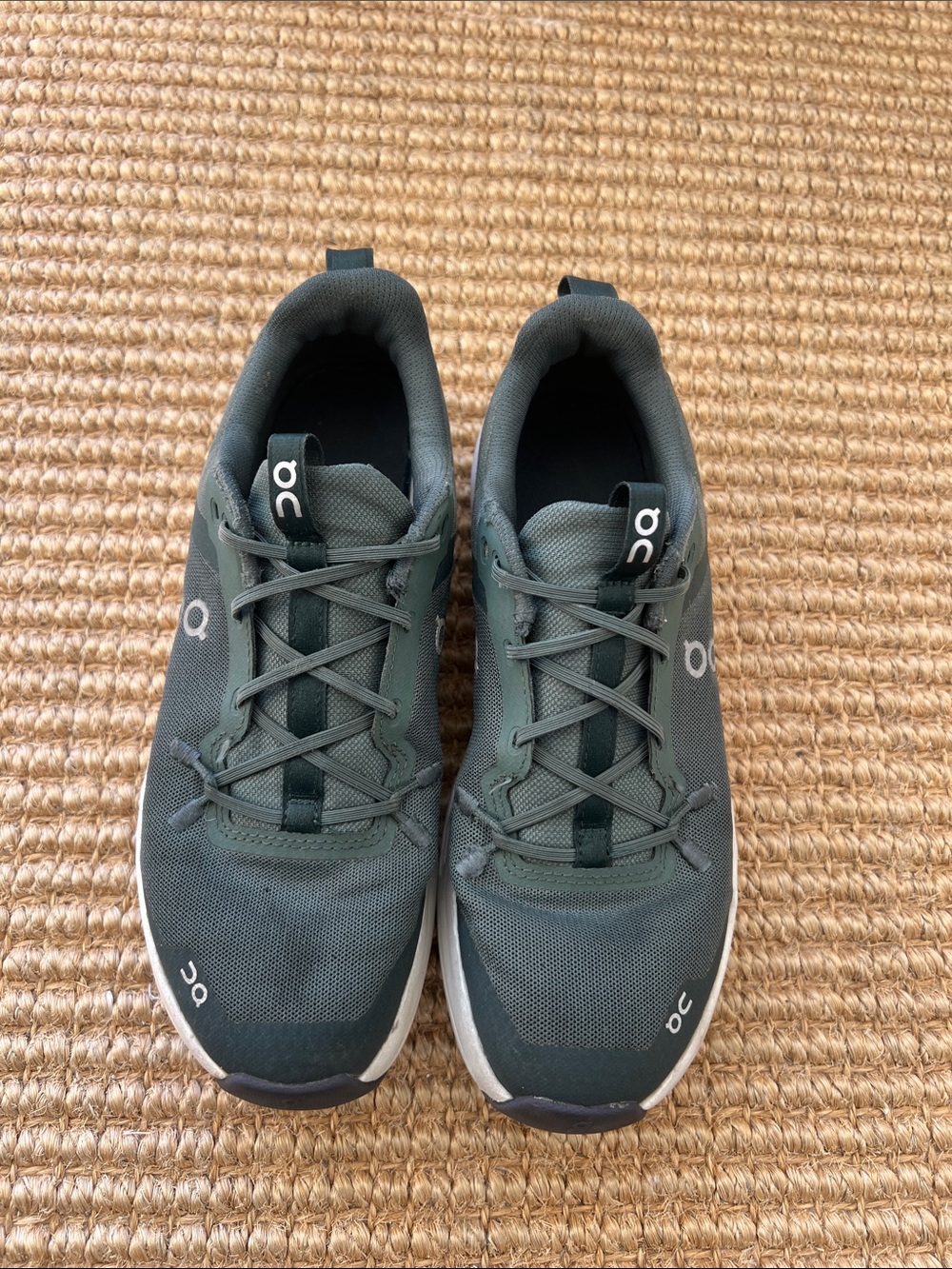 On clouds Running womens Athletic Sneakers in Dark Green sz 6